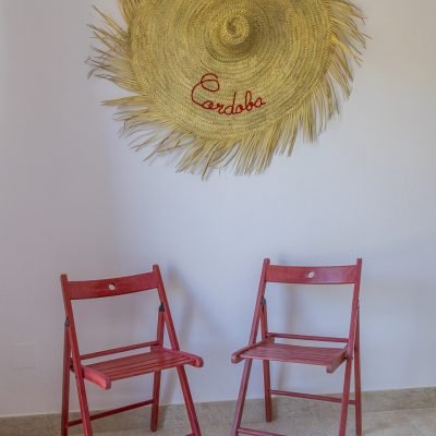 Stoeltjes en sombrero Kamer Cordoba