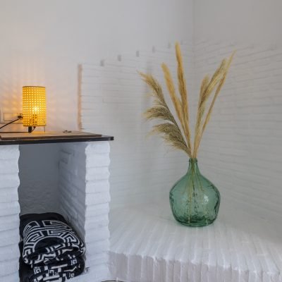 Kamer Malaga vaas en lampje